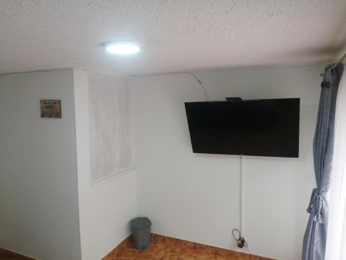 Habitacion Privada Cerca Al Aeropuerto Y Terminal Богота Экстерьер фото